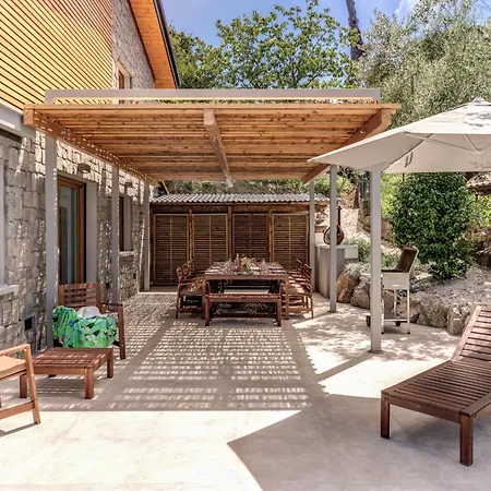Maison Annie - Mental Wellness Retreats * Sorrento